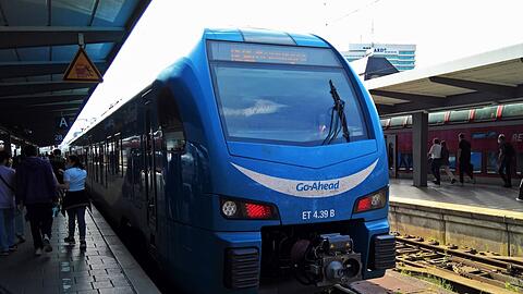 Ein Zug von Go-Ahead.