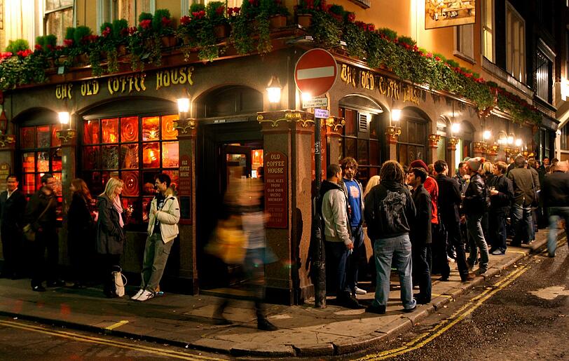 Pub: Über 5000 Pubs &ndash; Kneipen &ndash; gibt es in London.