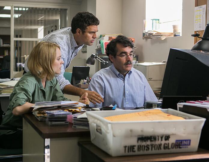 Rachel McAdams als Sacha Pfeiffer, Mark Ruffalo als Michael Rezendes und Brian d'Arcy James (re) als Matt Carroll bei Ihren Recherchen.