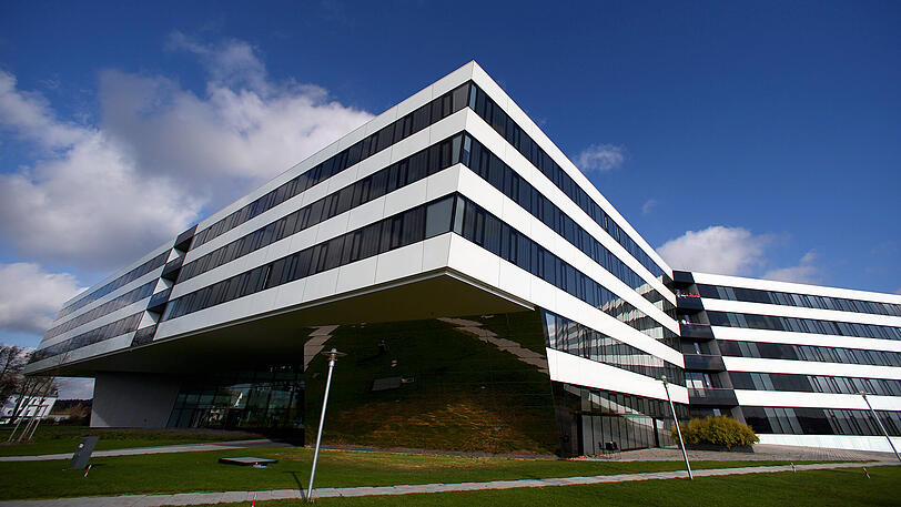 Das Firmengebäude "Laces" am Firmensitz des Sportartikelherstellers adidas AG in Herzogenaurach (Bayern).