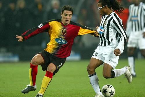 Berkant Göktan - hier für Galatasaray am Ball- schaut auf den Scherbenhaufen seiner Karriere.