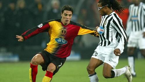 Berkant Göktan - hier für Galatasaray am Ball- schaut auf den Scherbenhaufen seiner Karriere. Berkant Göktan - hier für Galatasaray am Ball- schaut auf den Scherbenhaufen seiner Karriere.