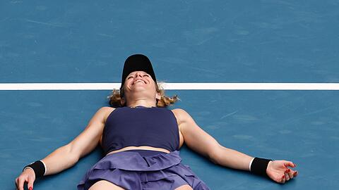 Laura Siegemund kann ihren Zweitrunden-Triumph kaum fassen