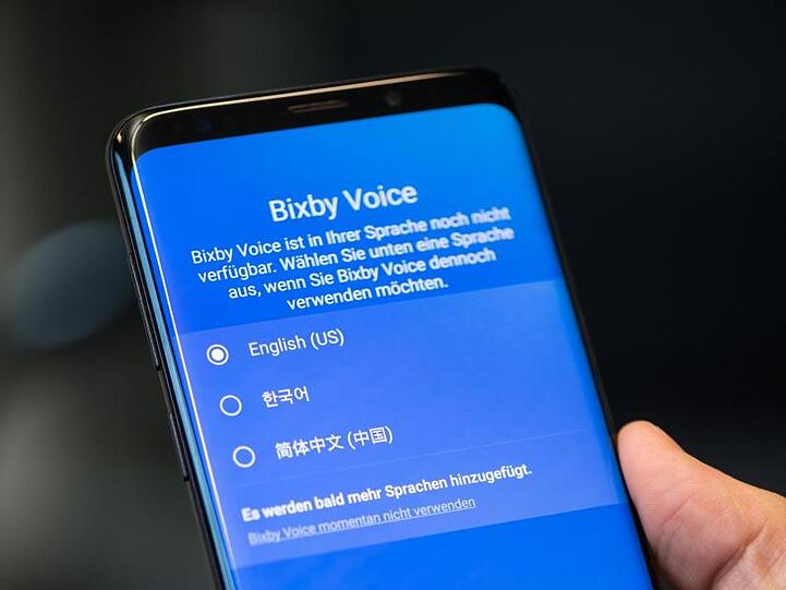 Nach einer Beta-Test-Phase sei die Bixby-Software nun auch in Deutsch, Italienisch, Französisch und Spanisch verfügbar, teilte das Unternehmen am Dienstag auf dem Mobile World Congress in Barcelona mit.