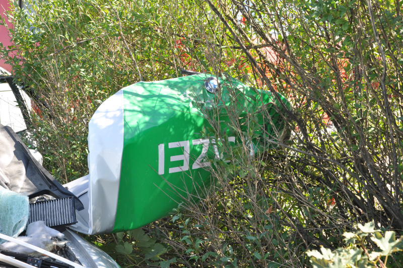 Polizeiwagen kracht in Betonmischer - Die Bilder vom schrecklichen Unfall