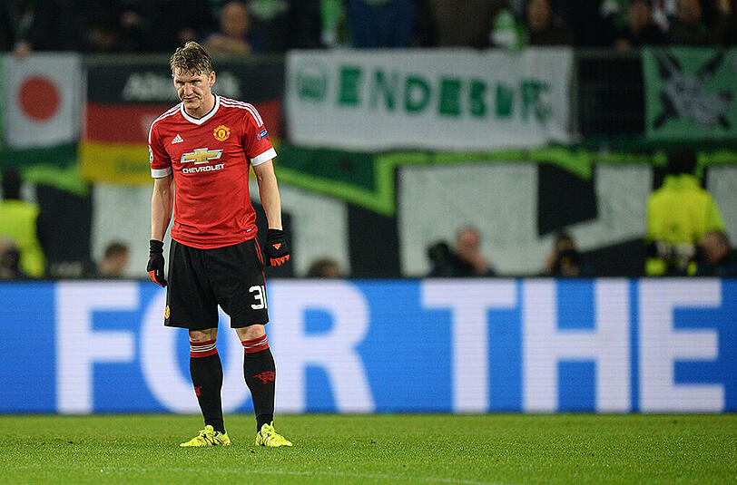 Bastian Schweinsteiger allein auf weiter Flur. Diese Körpersprache sagt alles.