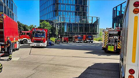 Ein Wasserschaden beschäftigte in der Nacht auf Dienstag mehr als 75 Einsatzkräfte der Feuerwehr.