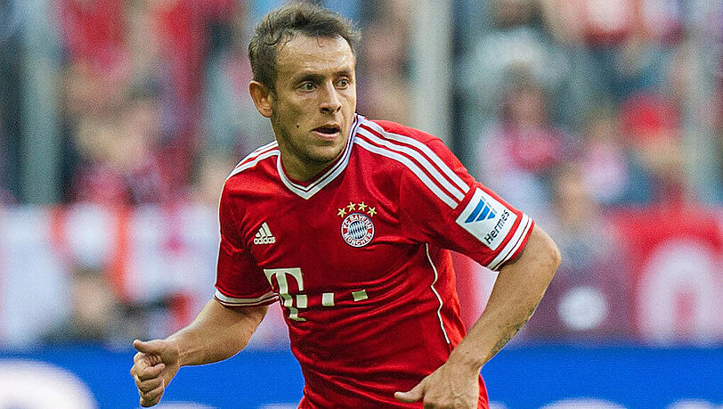 Rafinha - der Außenverteidiger machte gegen Braunschweig sein 50.Bundesligaspiel für den FC Bayern. Rafinha - der Außenverteidiger machte gegen Braunschweig sein 50.Bundesligaspiel für den FC Bayern.