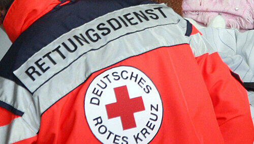 Der Rettungsdienst musste den Starnberger (50) mit schweren Verletzungen ins Krankenhaus bringen. (Symbolbild) Der Rettungsdienst musste den Starnberger (50) mit schweren Verletzungen ins Krankenhaus bringen. (Symbolbild)