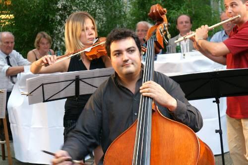 Unter den kritischen Augen der Jury spielten die Musiker der Gruppe Velkov.