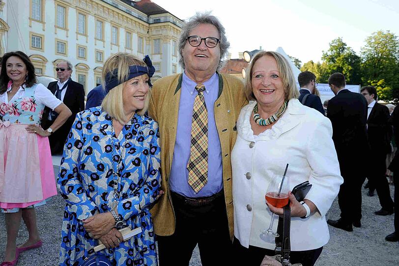 Patricia Riekel (l.) mit Helmut_Markwort und Sabine Leutheusser-Schnarrenberger (v.l.).