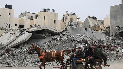 Palästinenser, die vor der israelischen Bodenoffensive fliehen, kommen in Rafah im Gazastreifen an. Das Leid der Zivilisten in dem Krieg ist groß.