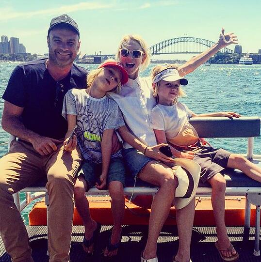 Über Silvester in Sydney: Die ganze Familienbande.