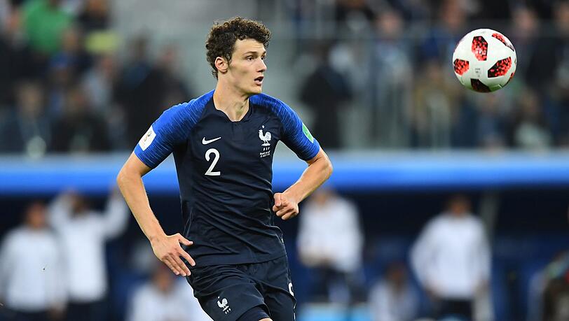 Soll dem Bericht zufolge bereits beim FC Bayern unterschrieben haben: Benjamin Pavard, Weltmeister vom VfB Stuttgart. Soll dem Bericht zufolge bereits beim FC Bayern unterschrieben haben: Benjamin Pavard, Weltmeister vom VfB Stuttgart.