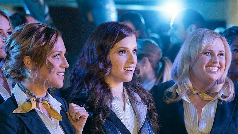 "Pitch Perfect 3": Chloe (Brittany Snow, v.l.), Beca (Anna Kendrick) und Fat Amy (Rebel Wilson, r.).