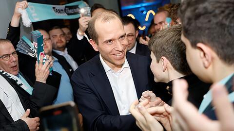 Dennis Thering holt die CDU auf dem Tief.
