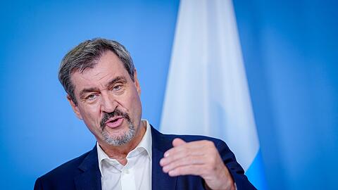 Es werde in Deutschland viel zu wenig abgeschoben, sagt CSU-Chef Markus Söder. (Archivbild)
