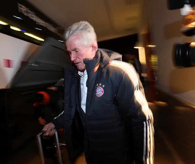 Die Stars sind wieder daheim: Der FC Bayern kommt als frisch gebackener deutscher Meister zurück an die Säbener Straße. Die Bilder