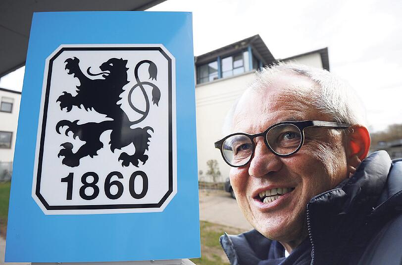Wird man ihn hier bald öfter zu sehen bekommen? Die AZ hat Felix Magath schon einmal vor die Löwen-Geschäftsstelle montiert.