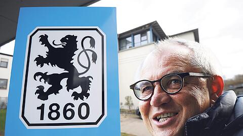 Wird man ihn hier bald öfter zu sehen bekommen? Die AZ hat Felix Magath schon einmal vor die Löwen-Geschäftsstelle montiert.