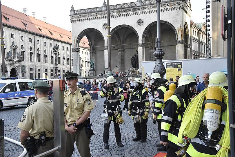 Feuer am U-Bahnhof Odeonsplatz. Die Bilder vom Feuerwehreinsatz am Dienstagabend.