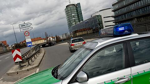 Der Streifenwagen wurde an der Donnersbergerbrücke in einen Unfall verwickelt. (Archivbild)