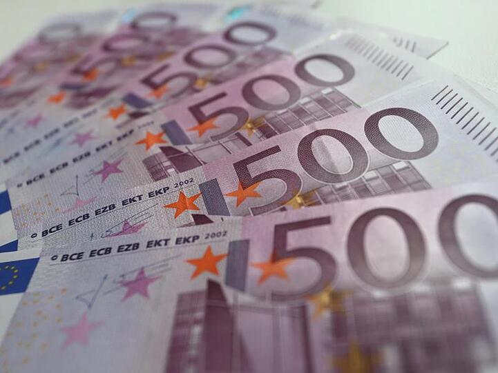 Eine halbe Billion Euro stehen gegen die Wirtschaftskrise bereit.