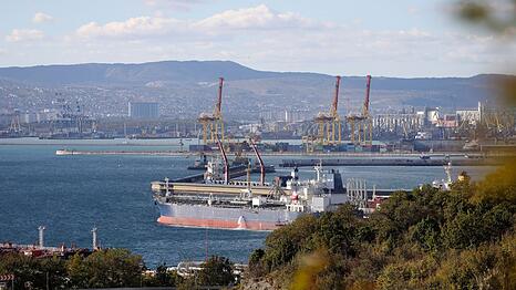Der russische Schwarzmeerhafen Noworossijsk ist immer wieder Ziel ukrainischer Drohnenangriffe. (Archivbild)