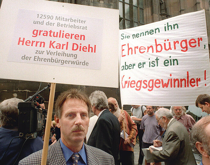 Karl Diehl polarisierte. Das macht dieses Foto deutlich, das anlässlich seiner Ernennung zum Ehrenbürger entstand.