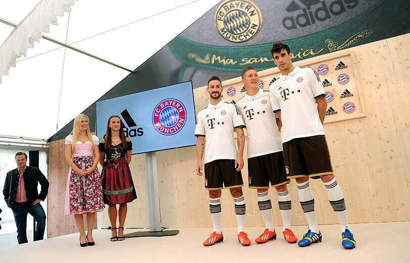 Das neue Wiesn-Trikot des FC Bayern für das Oktoberfest 2013: Die Bilder von der offiziellen Präsentation