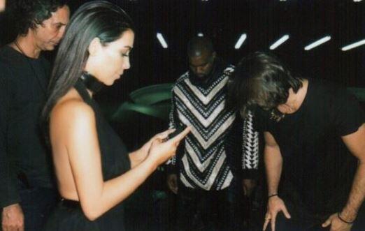 Kim Kardashian quetscht sich für eine Balmain-Kampagne in viel zu kleine Kleider