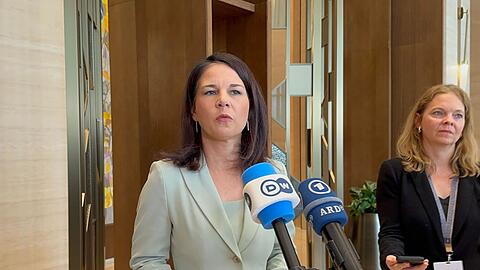 Baerbock äußerte sich am Rande eines Außenminister-Treffens in Riad.