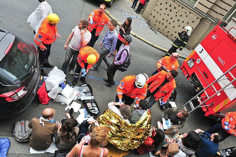 Eine Explosion erschüttert die City von Prag - Die Bilder