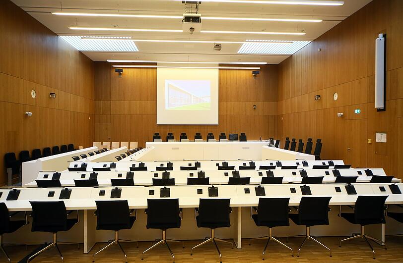 Der neue Hochsicherheitsgerichtssaal in Stadelheim. Die Bilder von der Einweihung!