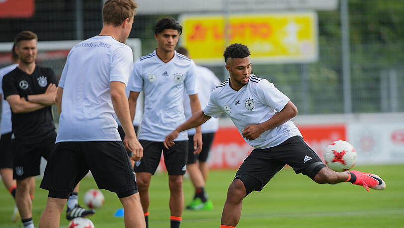 Die deutsche U21 um Hoffnungsträger Serge Gnabry will sich den EM-Titel schnappen. Die deutsche U21 um Hoffnungsträger Serge Gnabry will sich den EM-Titel schnappen.