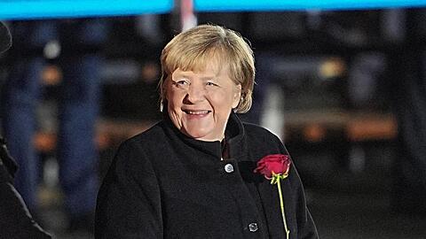 Angela Merkel: "Die 16 Jahre als Bundeskanzlerin waren ereignisreiche und oft sehr herausfordernde Jahre. Sie haben mich politisch und menschlich gefordert. Und zugleich haben sie mich immer auch erfüllt.".