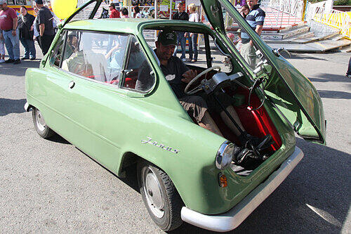 Hingucker auf der Oldtimer-Parade: der Zündapp Janus.