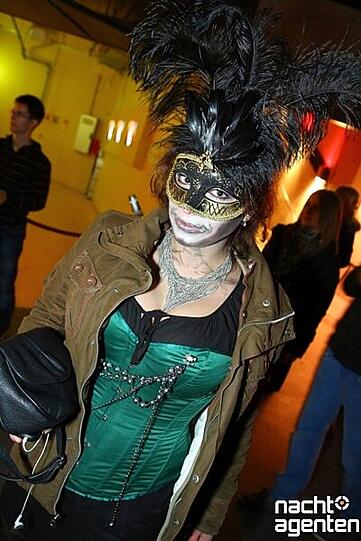 Halloween OP Kölsch im neuraum. Mehr Bilder unter: www.nachtagenten.de.