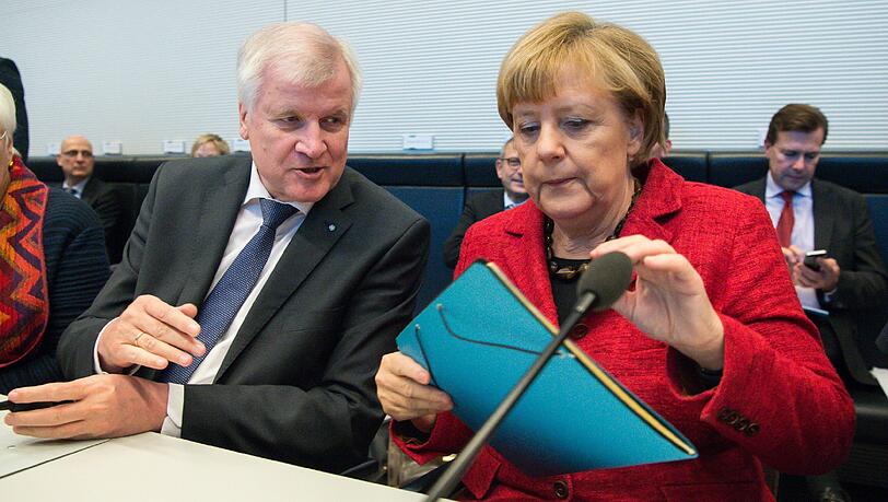 Die Antwort von Angela Merkel auf seinen Brief enttäuscht Horst Seehofer. Die Antwort von Angela Merkel auf seinen Brief enttäuscht Horst Seehofer.