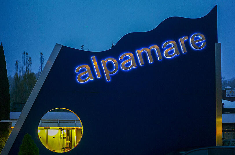 Weitere Bilder der Ausstellung "Servus Alpamare" von Michael Fackelmann.