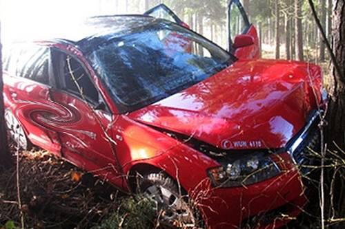 Nur noch ein Haufen Schrott: das Fahrschul-Auto nach der Prüfungsfahrt