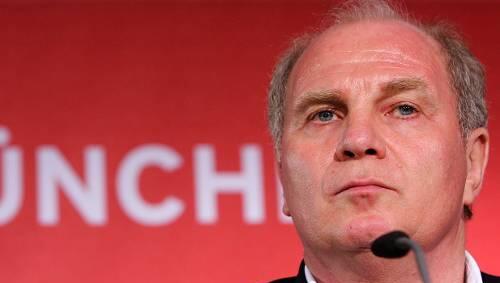 Unzufrieden mit Nationalspieler Bastian Schweinsteiger: Manager Uli Hoeneß. Unzufrieden mit Nationalspieler Bastian Schweinsteiger: Manager Uli Hoeneß.