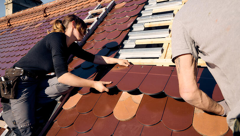 Seit September wird das Dach neu gedeckt. Die Planungen geht weit länger zurück. Seit September wird das Dach neu gedeckt. Die Planungen geht weit länger zurück.