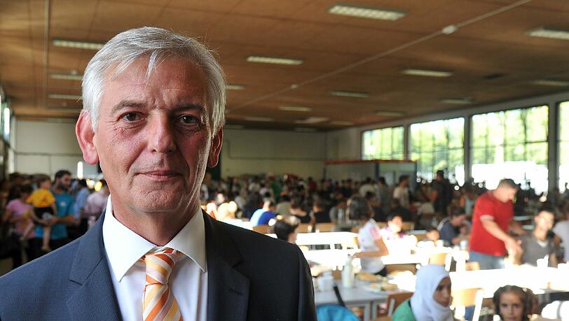 Der Chef des Bundesamtes für Migration und Flüchtlinge, Manfred Schmidt, ist am Donnerstag aus persönlichen Gründen zurücketreten. Der Chef des Bundesamtes für Migration und Flüchtlinge, Manfred Schmidt, ist am Donnerstag aus persönlichen Gründen zurücketreten.