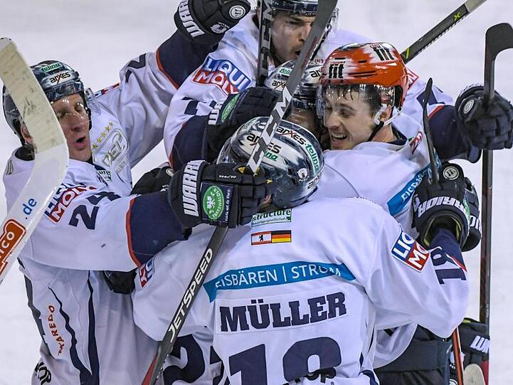 Die Eisbären Berlin stehen im DEL-Viertelfinale.