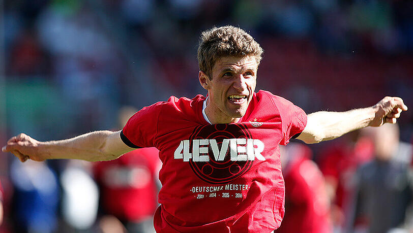 Thomas Müller in gewohnter Siegespose. Thomas Müller in gewohnter Siegespose.