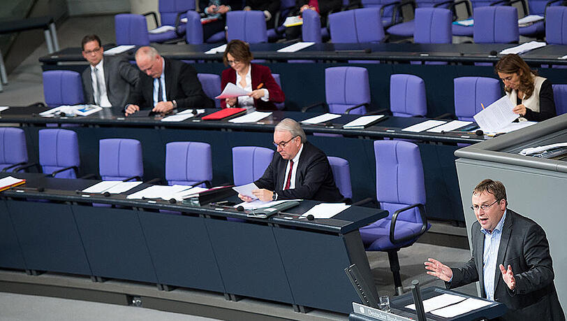 Oliver Krischer von den Grünen spricht im Bundestag von einer "Eskalation". Oliver Krischer von den Grünen spricht im Bundestag von einer "Eskalation".