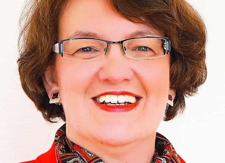 Bürgermeisterin Christine Strobl besucht mit OB-Kandidat Dieter Reiter die Bewohner des AWO-Sozialzentrums.