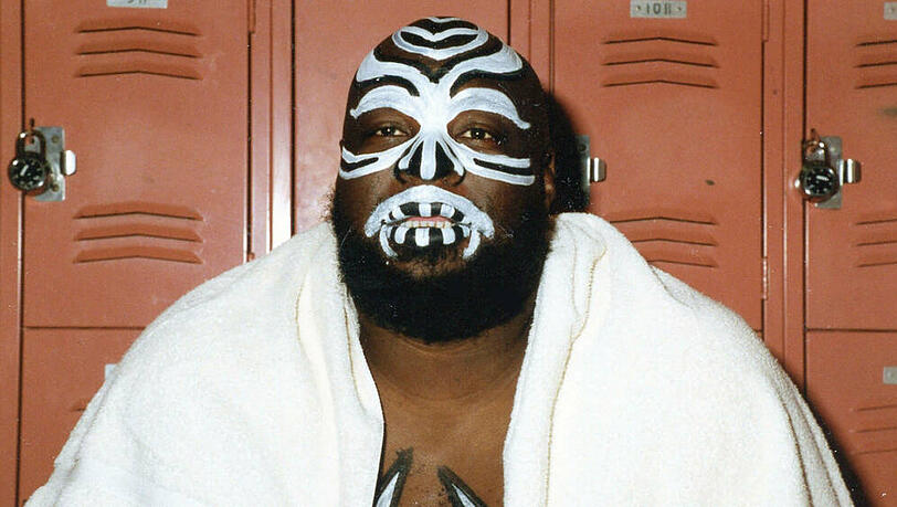 James Harris in seiner Rolle als Wrestling-Gigant Kamala. James Harris in seiner Rolle als Wrestling-Gigant Kamala.