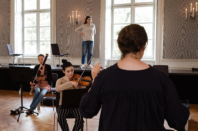 Proben für Cimarosas "Die heimliche Ehe" im Hubertussaal von Schloss Nymphenburg.